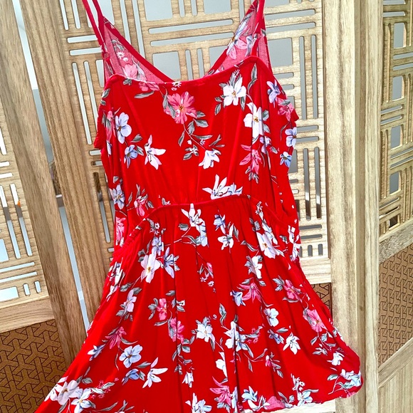 Cute Floral Romper - Picture 4 of 6